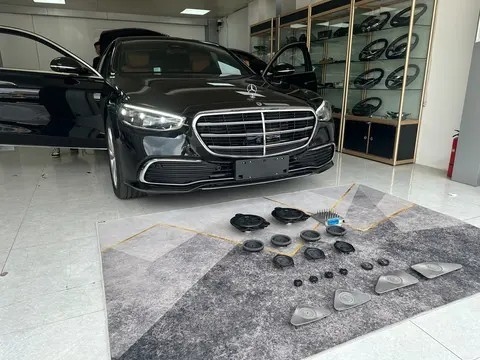 Laatste bedrijfsblogs Mercedes-Benz S400L audio systeem moet worden geüpgraded?